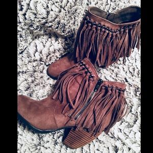 Fringe boots